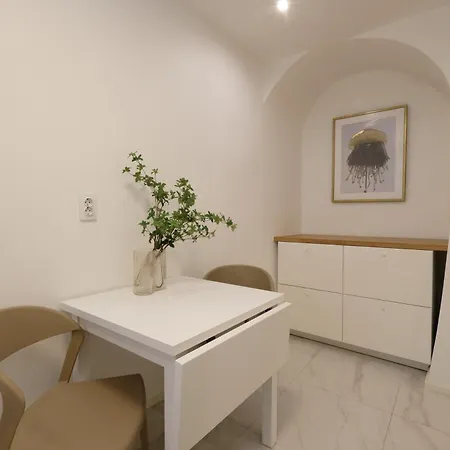 4 Bedroom Toompea Old Town Apartamento Tallin
