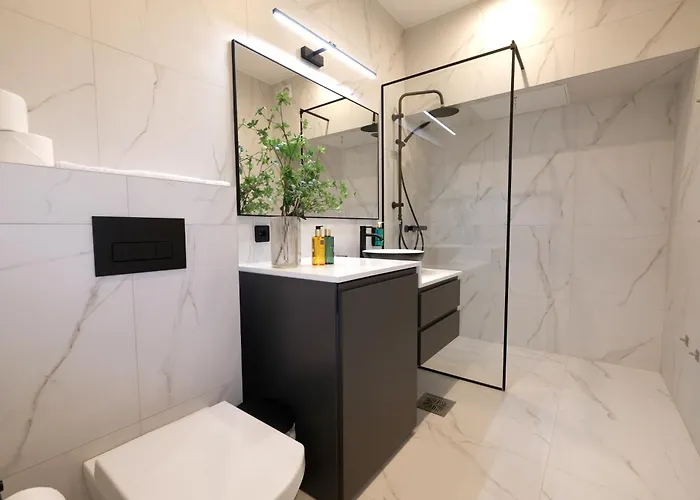 דירה 4 Bedroom Toompea Old Town טאלין